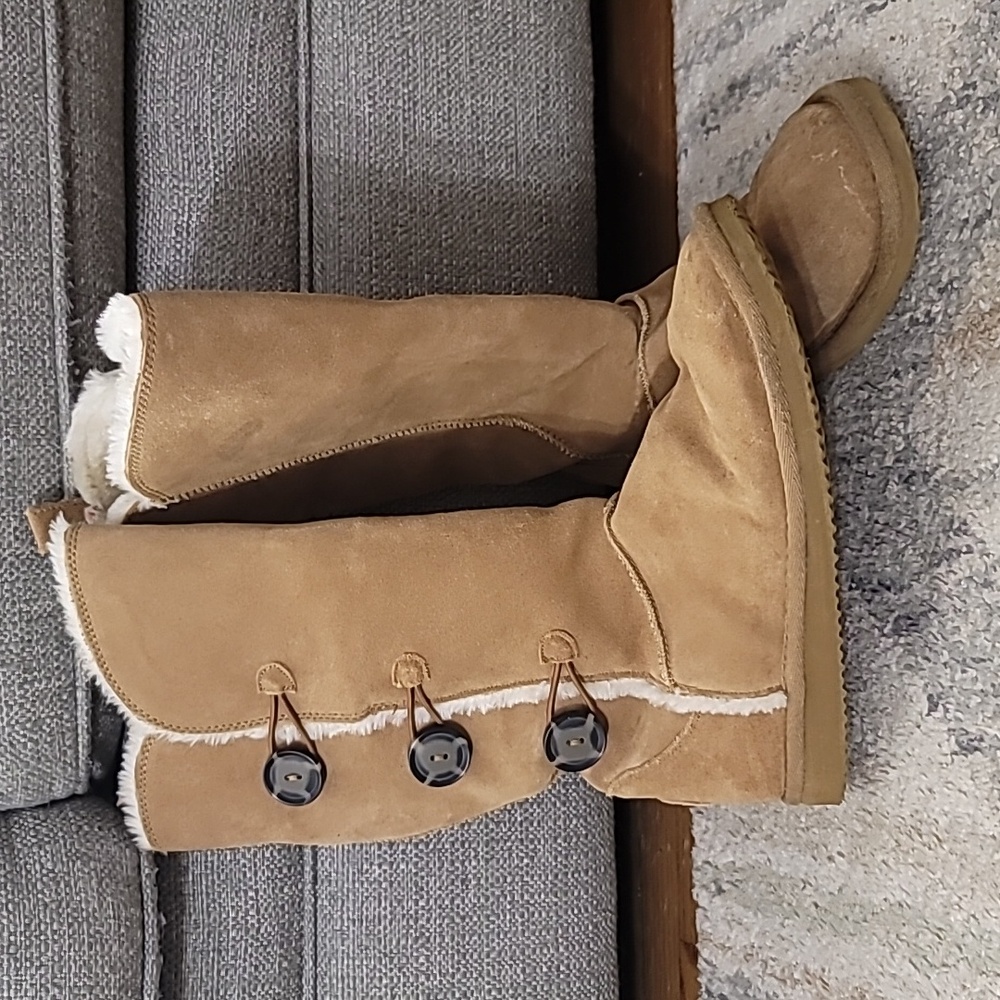 American Eagle Outfitters Suede Winter Boots